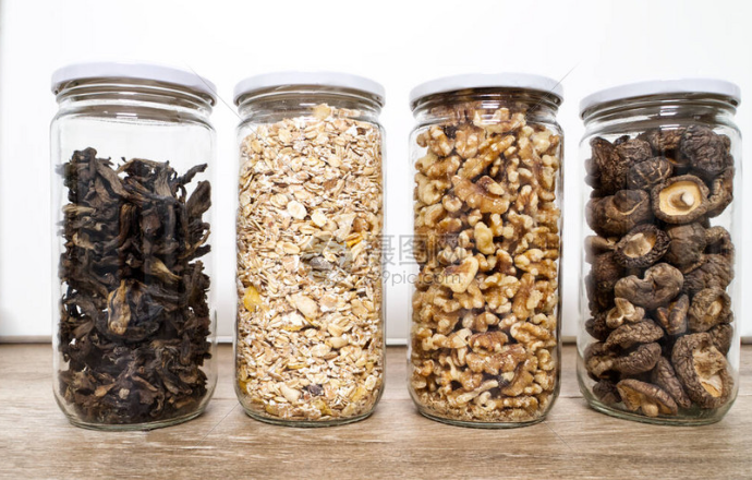 Glass Food Containers for Meal Train Organization