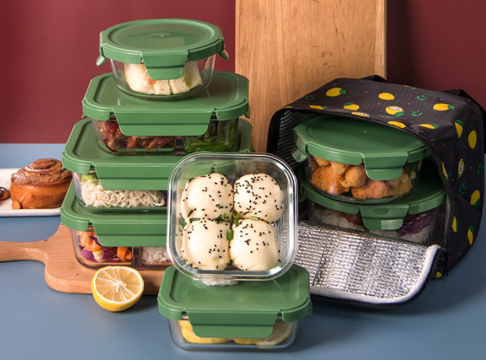 The Art of Layered Salads in Glass Containers